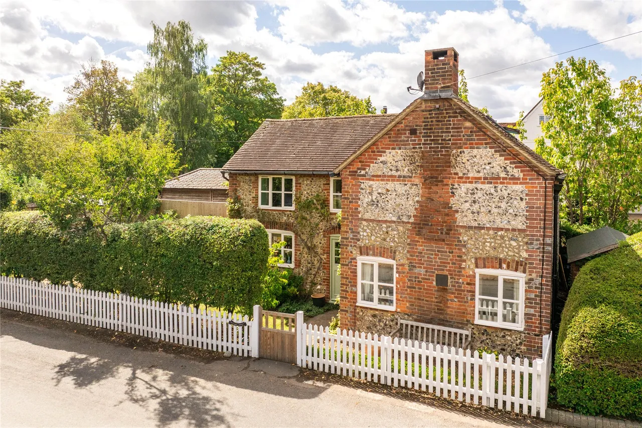 3 bed house for sale, Sandpit Lane, Bledlow, HP27