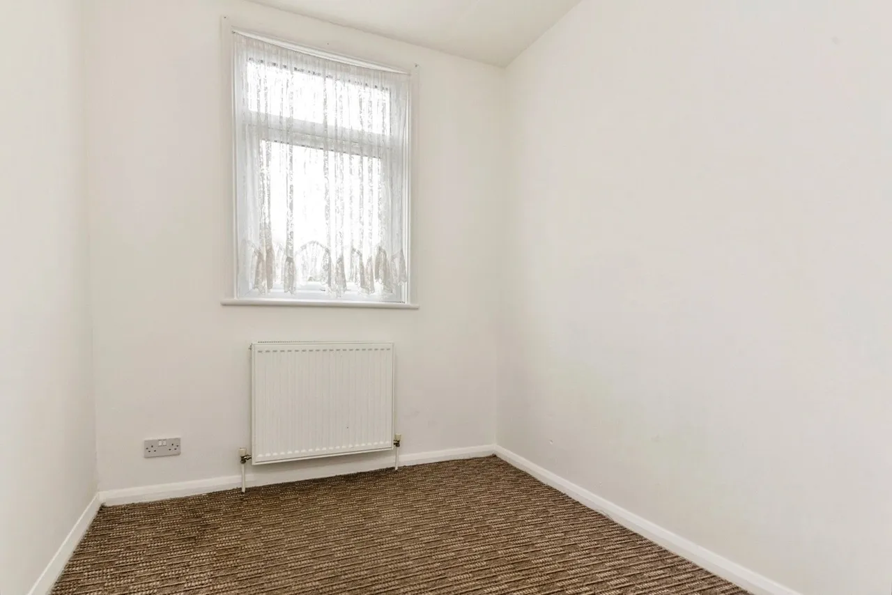 Bentley Avenue, Jaywick, Clacton-on-Sea, Essex, CO15, photo 7