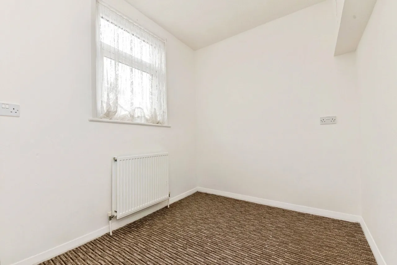 Bentley Avenue, Jaywick, Clacton-on-Sea, Essex, CO15, photo 5