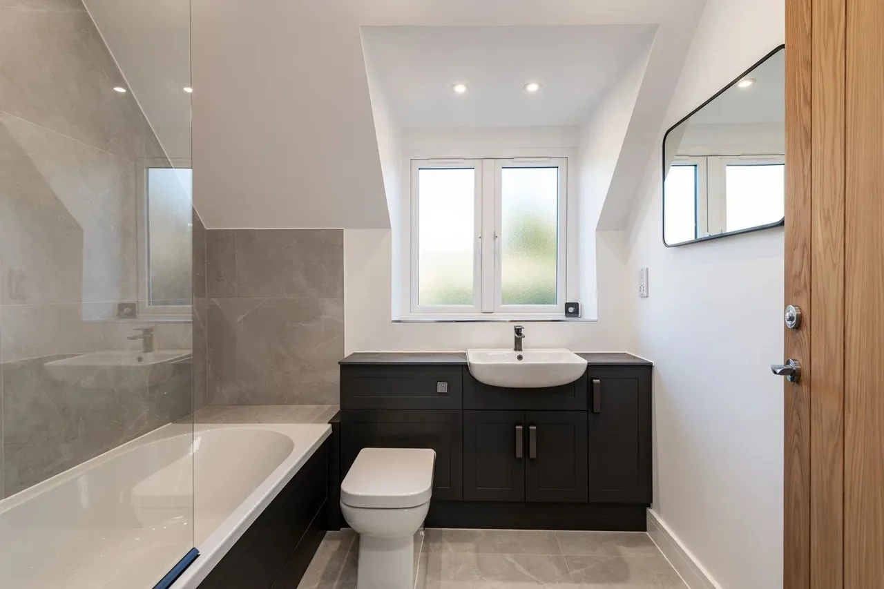 Clovelly Drive, Minster On Sea, ME12, photo 13