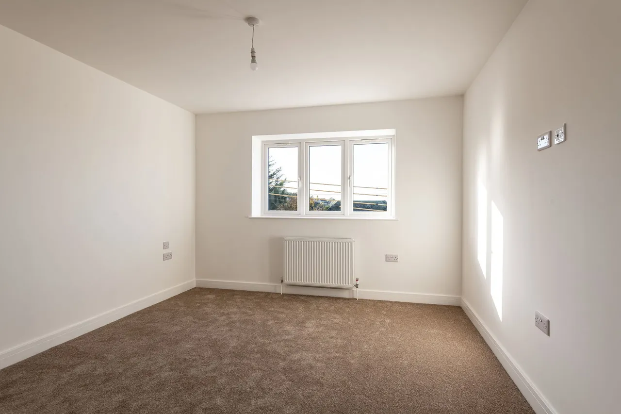 Clovelly Drive, Minster On Sea, ME12, photo 9