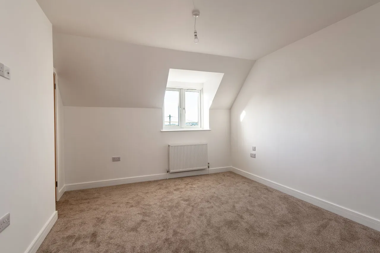 Clovelly Drive, Minster On Sea, ME12, photo 12