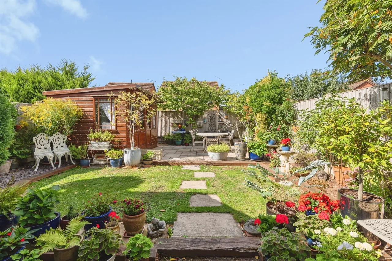 Manor Park, Norton Fitzwarren, TA2, photo 2