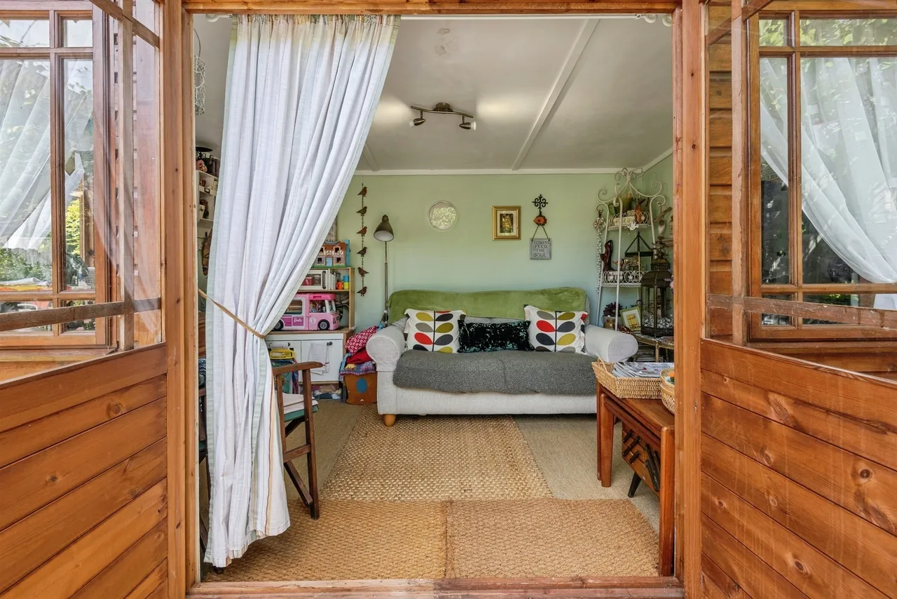 Manor Park, Norton Fitzwarren, TA2, photo 17