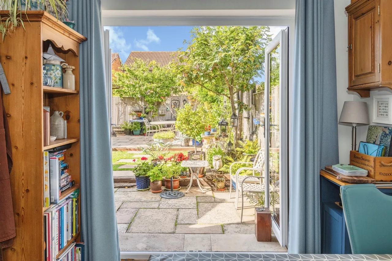 Manor Park, Norton Fitzwarren, TA2, photo 8