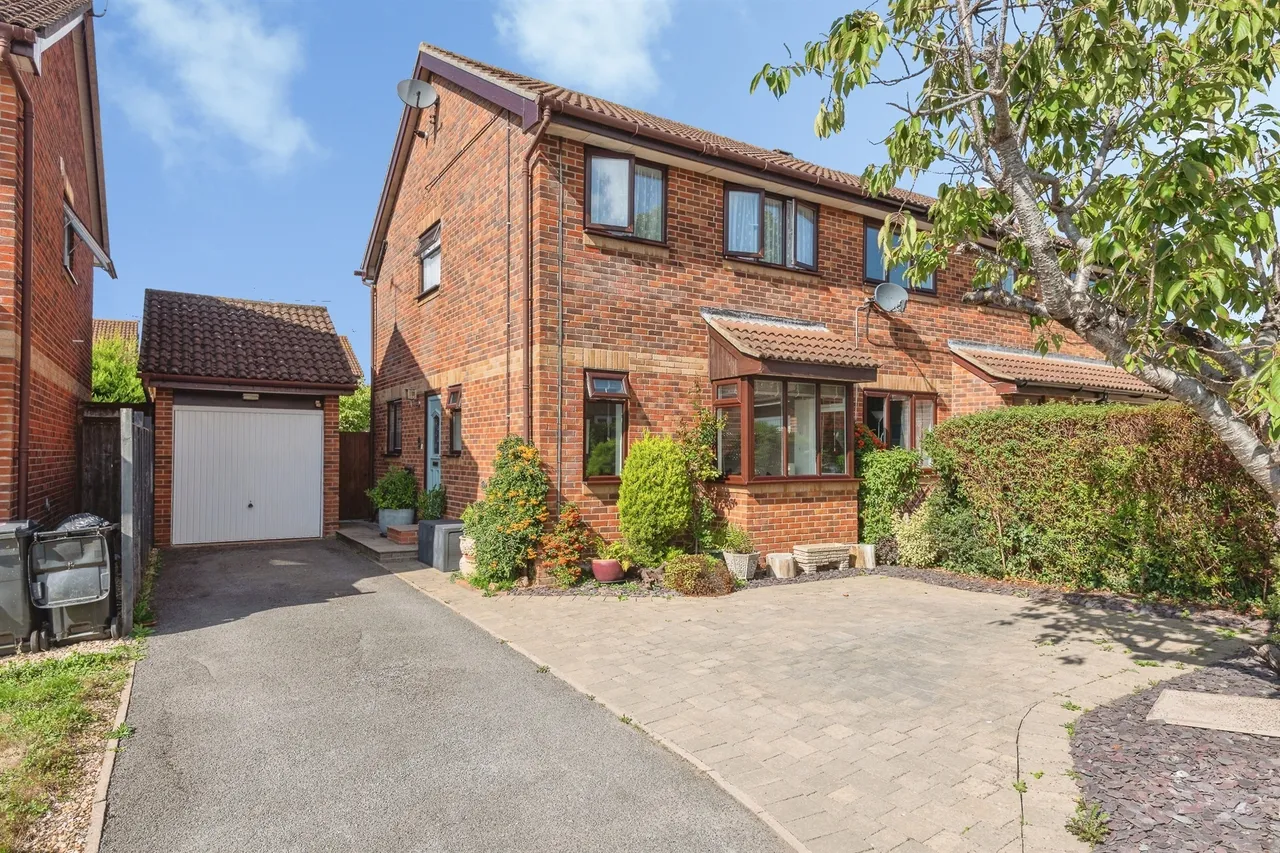 3 bed house for sale, Manor Park, Norton Fitzwarren, TA2