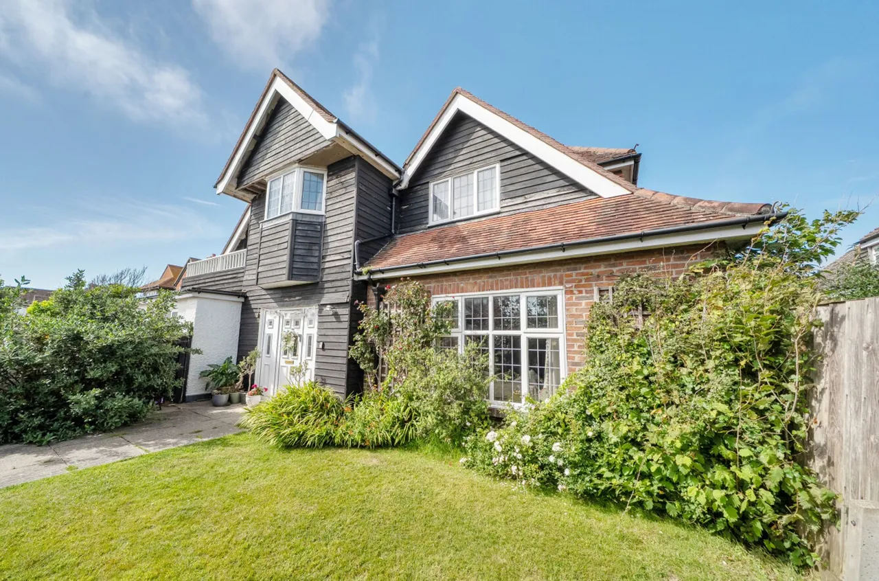 Vincent Road, Selsey, PO20, photo 23