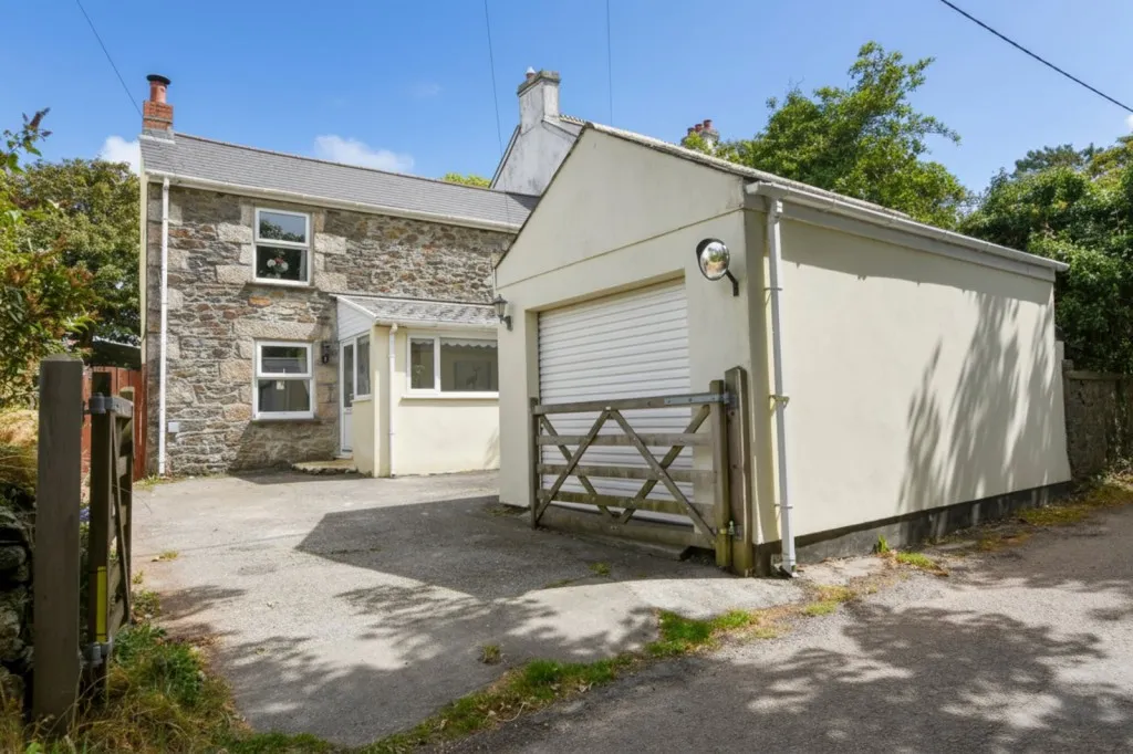 3 bed house for sale, Redruth, Cornwall