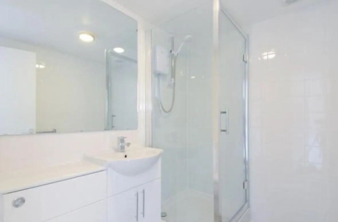 Westferry Road, London, E14, photo 6