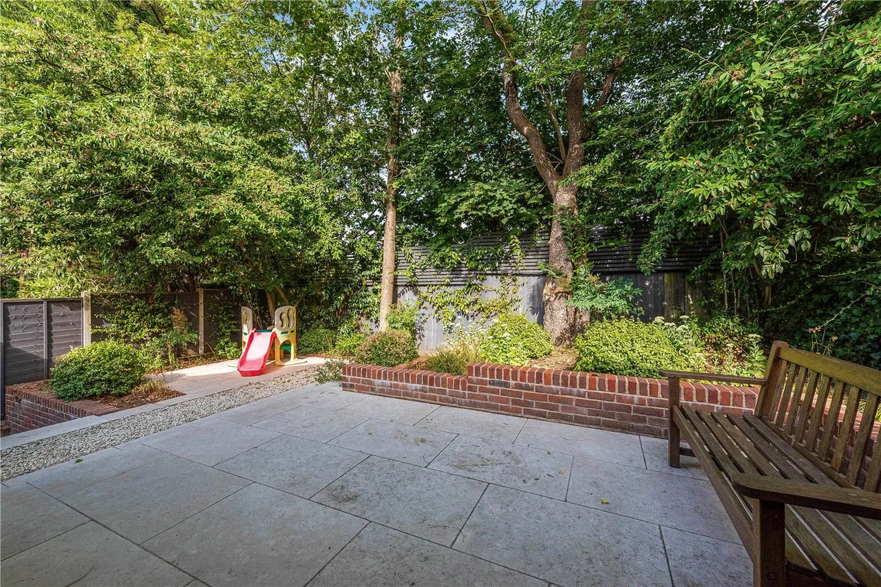 Nursery Gardens, Winchester, SO22, photo 18