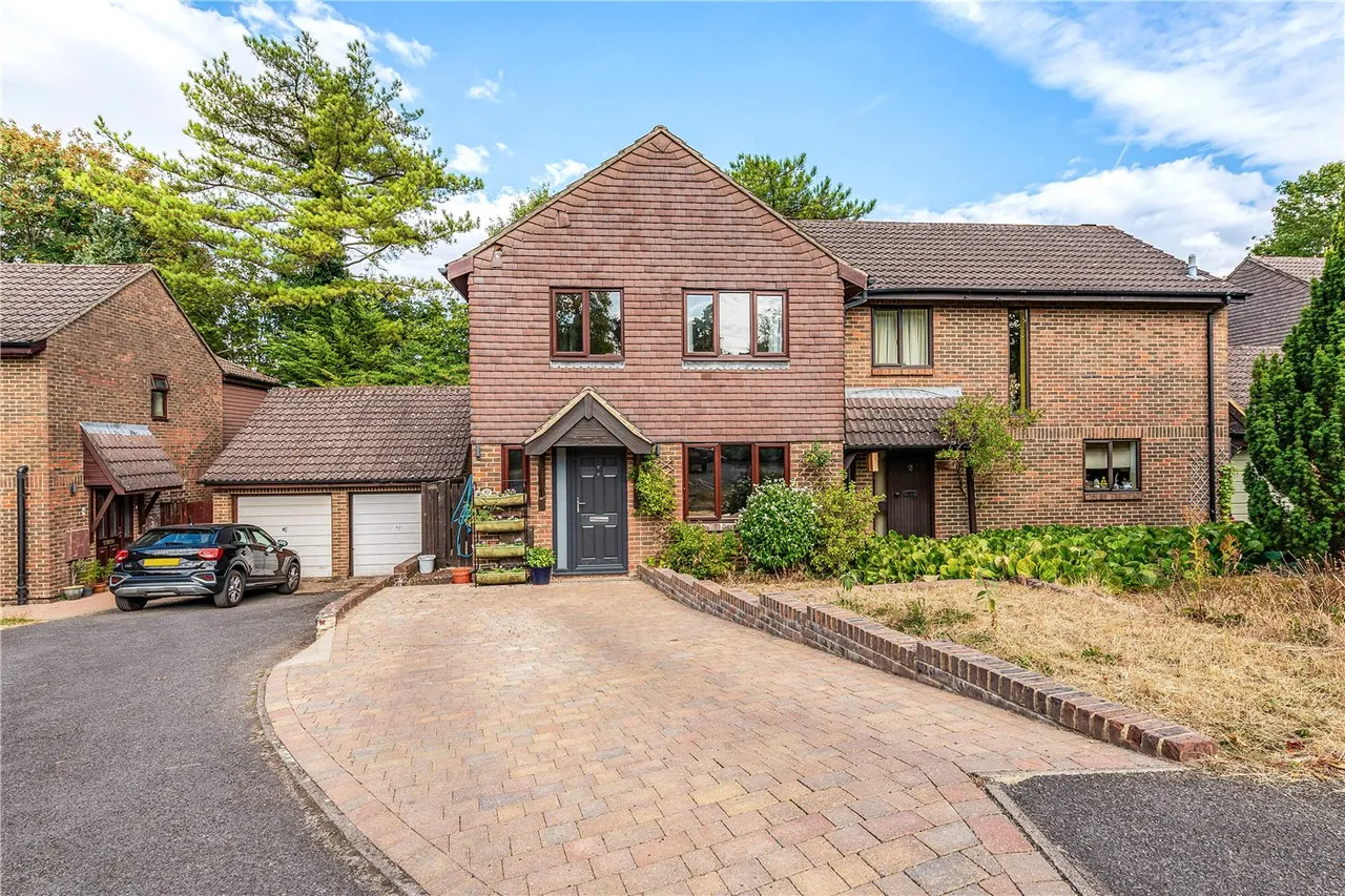 3 bed house for sale, Nursery Gardens, Winchester, SO22