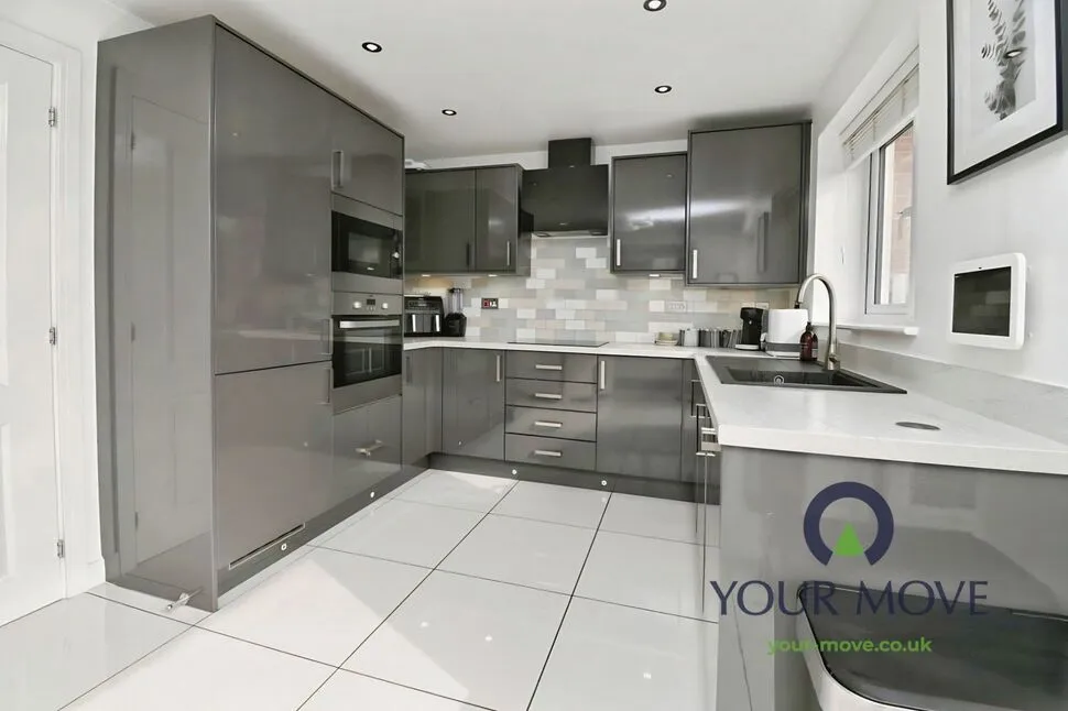 Folly Way, Barnsley, S71, photo 3