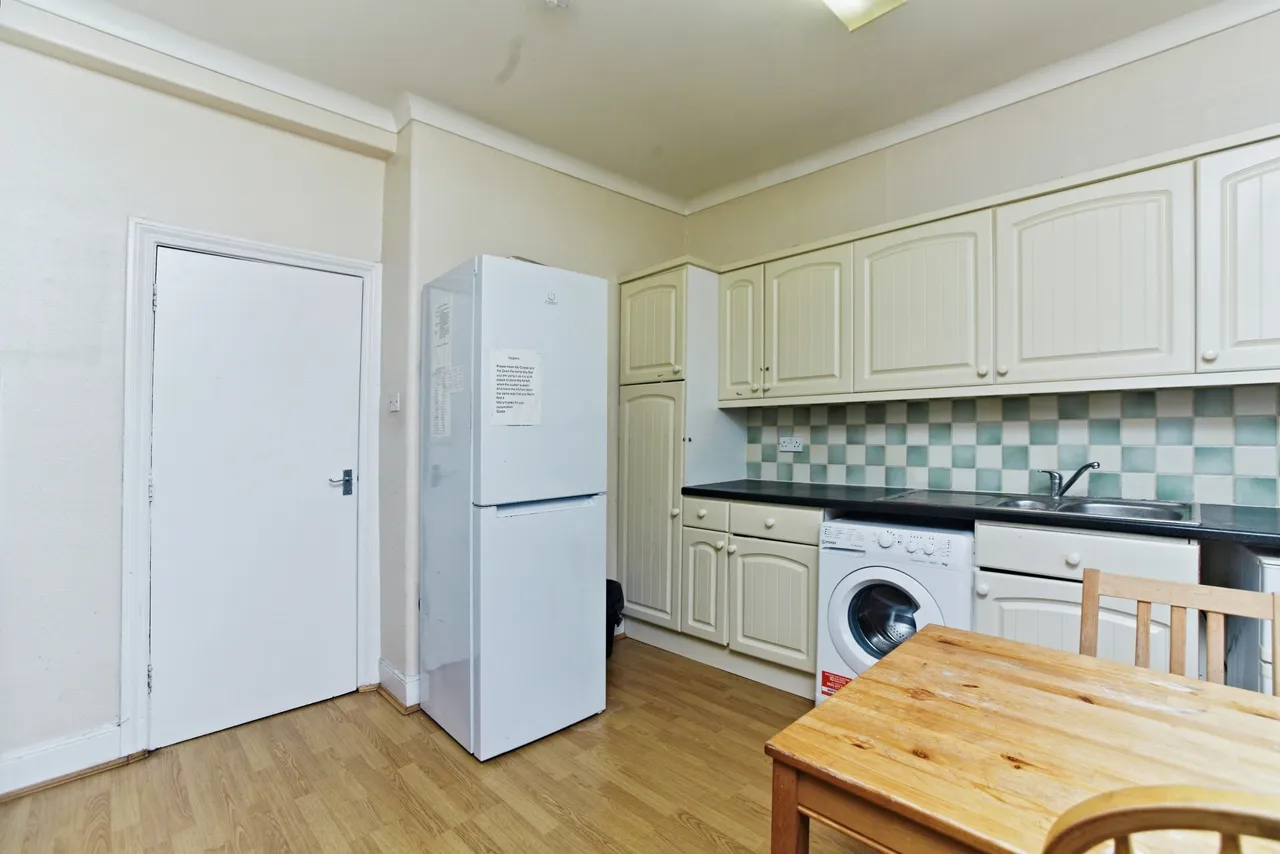 Lower Addiscombe Road, Croydon, CR0, photo 5