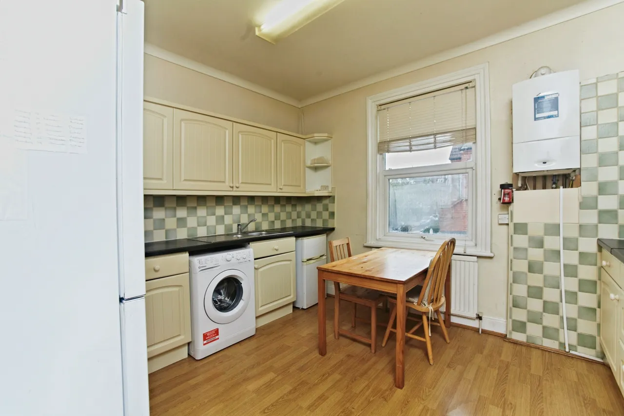 Lower Addiscombe Road, Croydon, CR0, photo 4