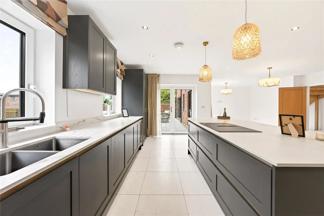 Kidnappers Lane, Leckhampton, GL53, photo 8