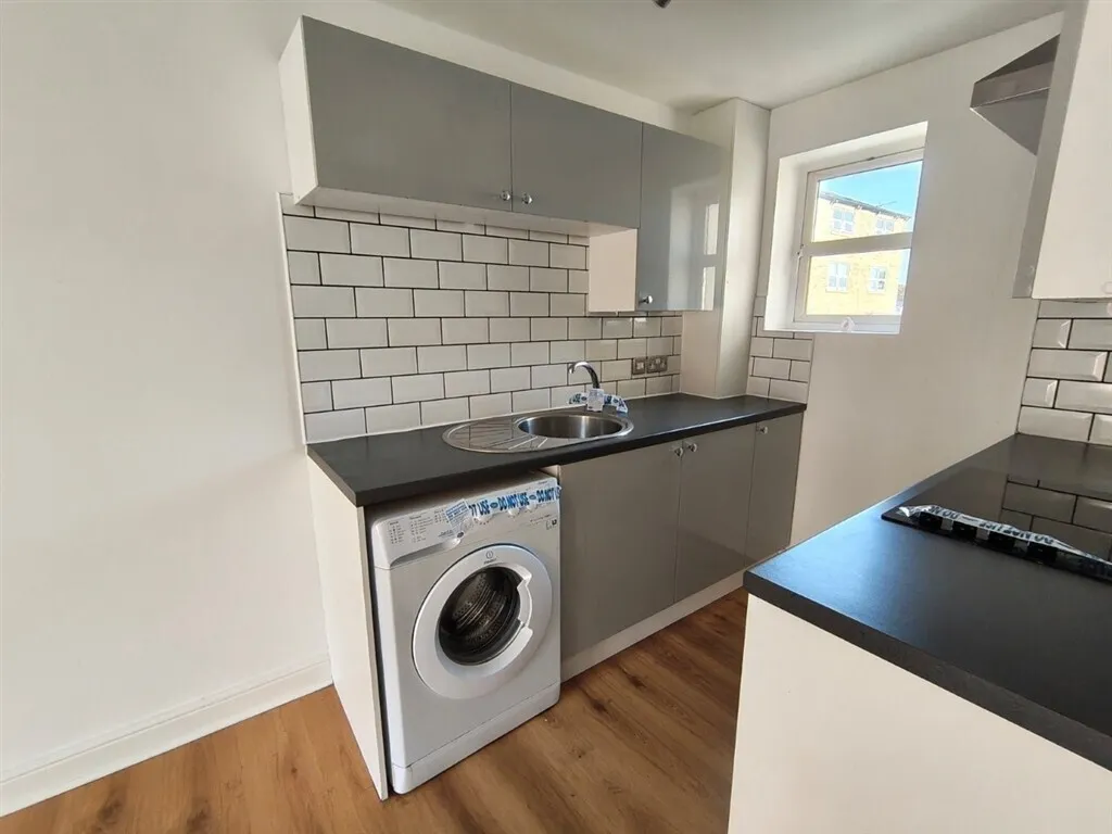 Edinburgh Avenue, Leeds, LS12, photo 11