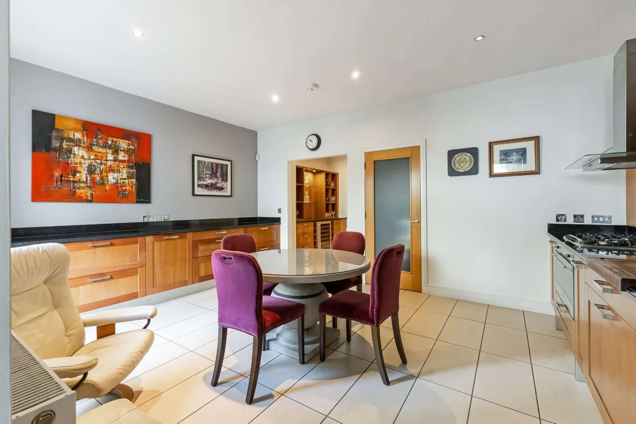 Trafalgar Street, Cheltenham, Gloucestershire, GL50 1UH, photo 6