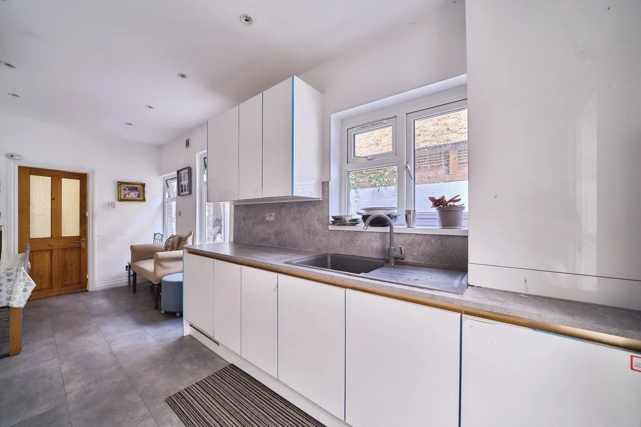 Park Grove, London, E15, photo 9