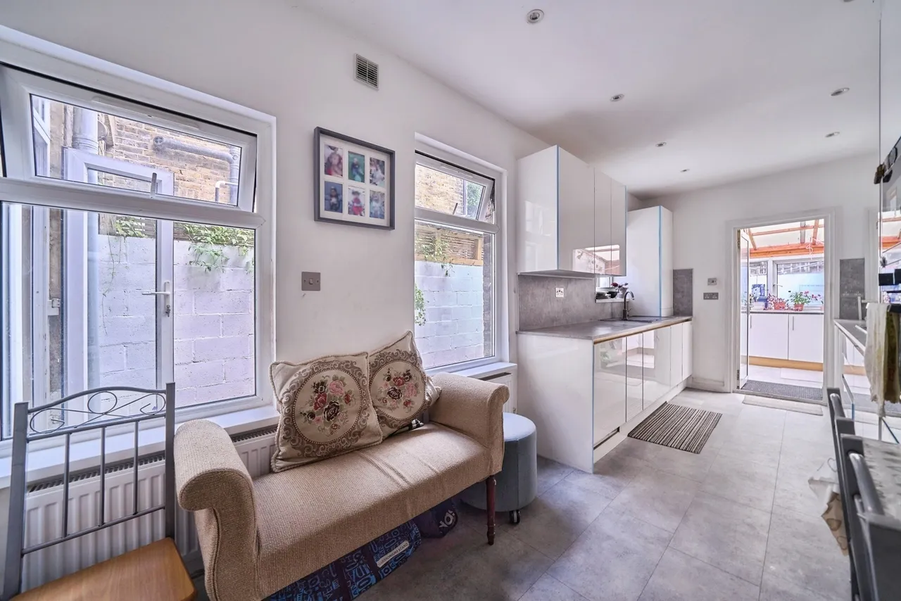 Park Grove, London, E15, photo 7