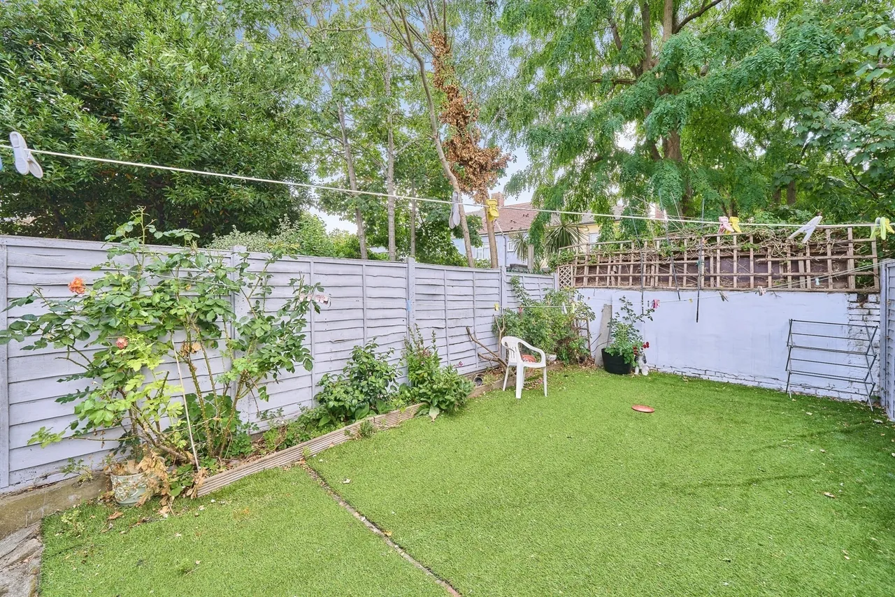 Park Grove, London, E15, photo 22