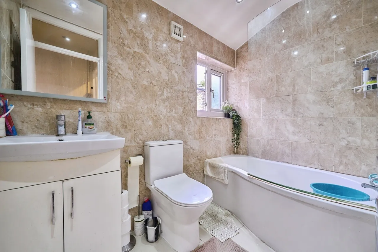 Park Grove, London, E15, photo 12