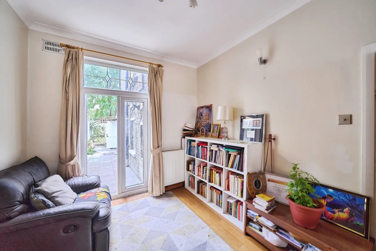 Park Grove, London, E15, photo 5