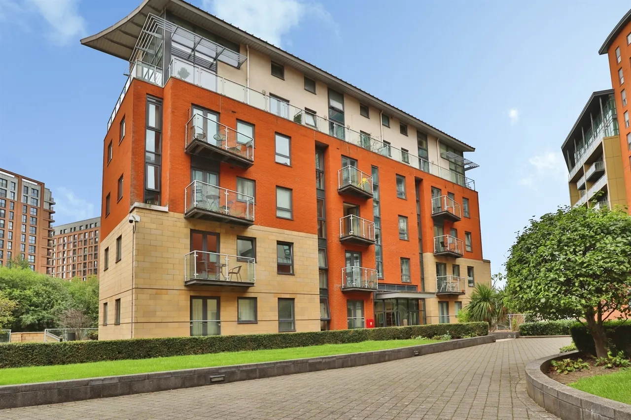 1 bed flat for sale — Gotts Road, LEEDS