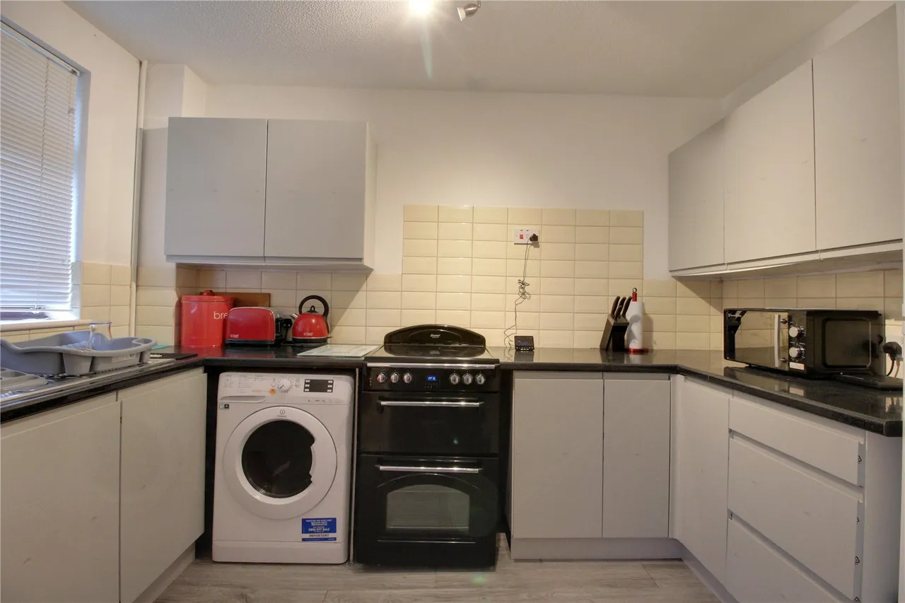 Wickham Place, Church Crookham, Fleet, Hart, GU52 6NQ, photo 5