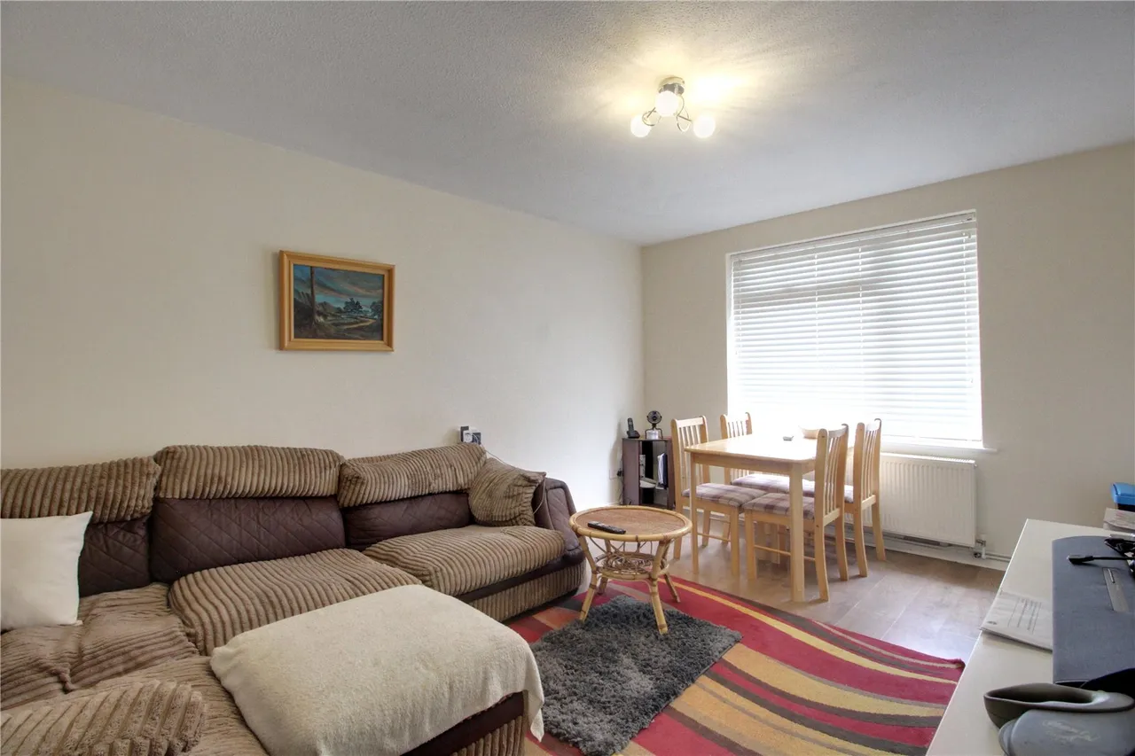 Wickham Place, Church Crookham, Fleet, Hart, GU52 6NQ, photo 4