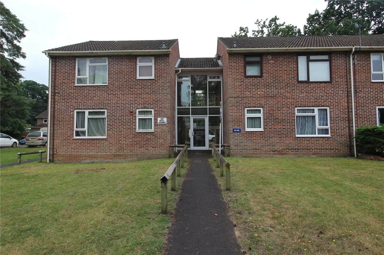 Wickham Place, Church Crookham, Fleet, Hart, GU52 6NQ, photo 8