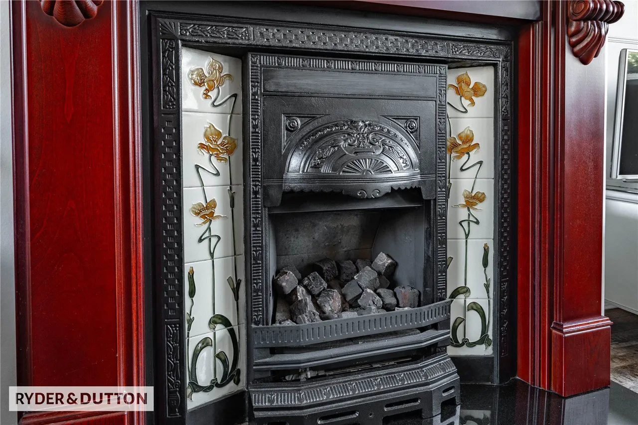 Tong Lane, Whitworth, OL12, photo 21