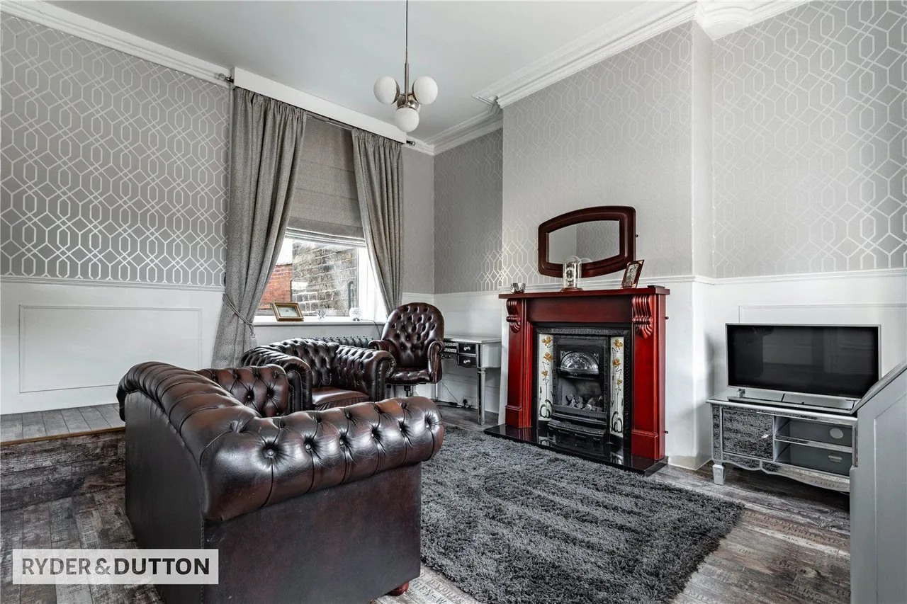 Tong Lane, Whitworth, OL12, photo 3
