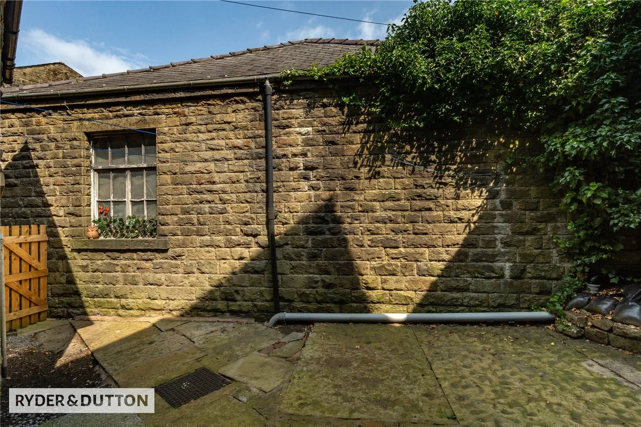 Tong Lane, Whitworth, OL12, photo 19