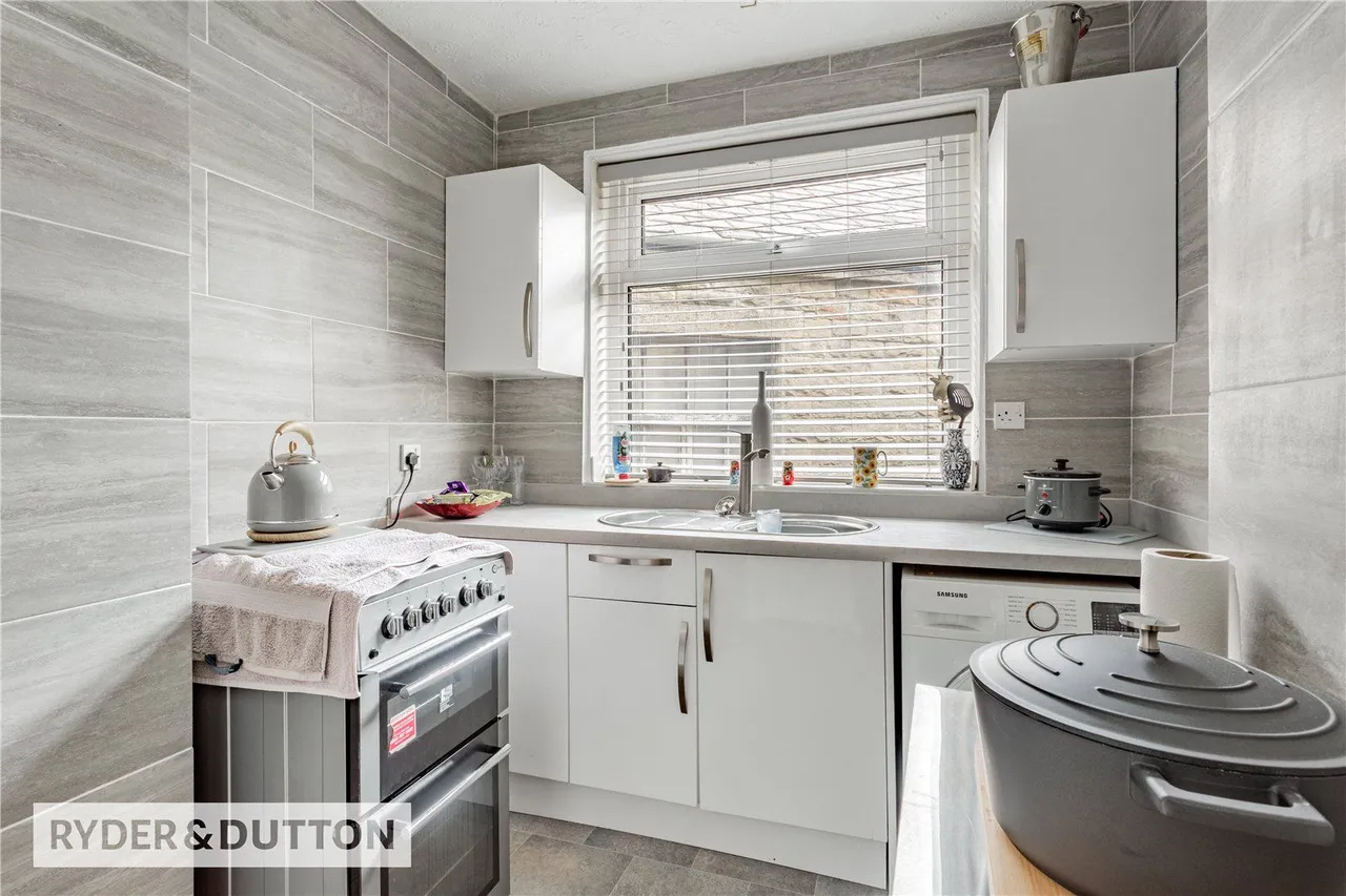 Tong Lane, Whitworth, OL12, photo 13