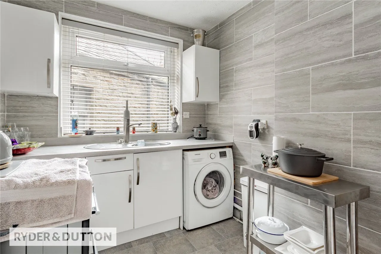 Tong Lane, Whitworth, OL12, photo 4