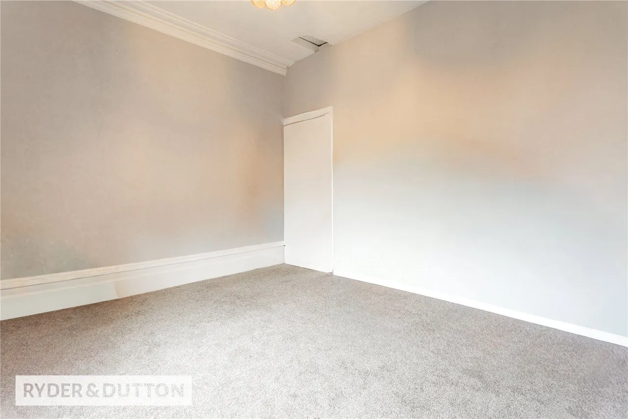 Tong Lane, Whitworth, OL12, photo 8