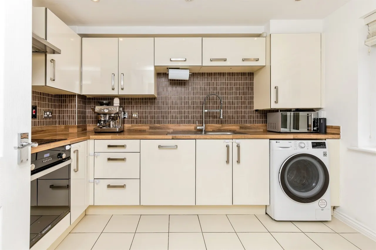 Orchard Close, Burgess Hill, RH15, photo 2