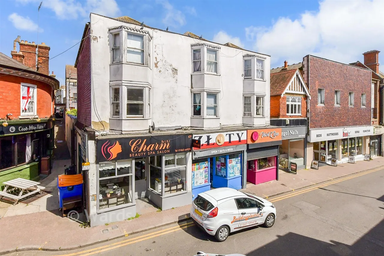1 bed flat for sale, High Street, St. Lawrence, CT11