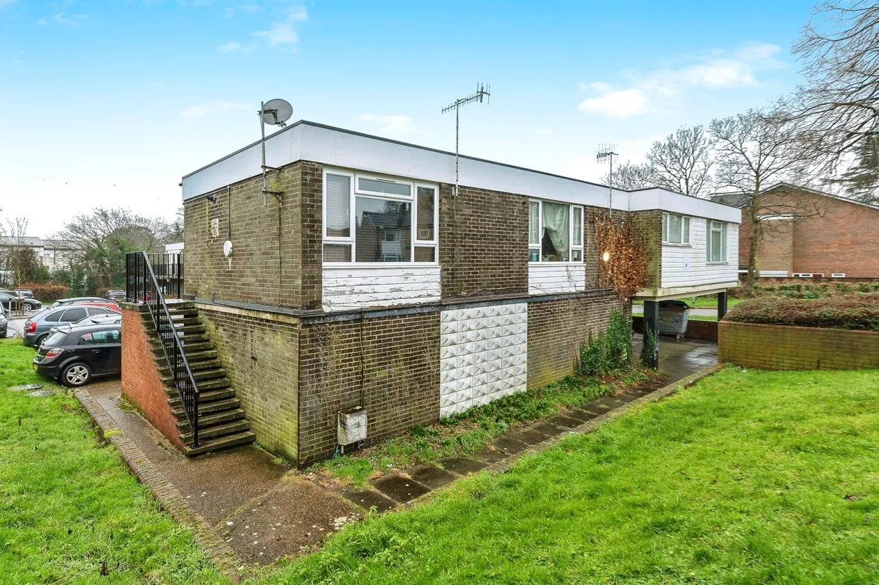 flat for sale — Parkwood Drive, Hemel Hempstead