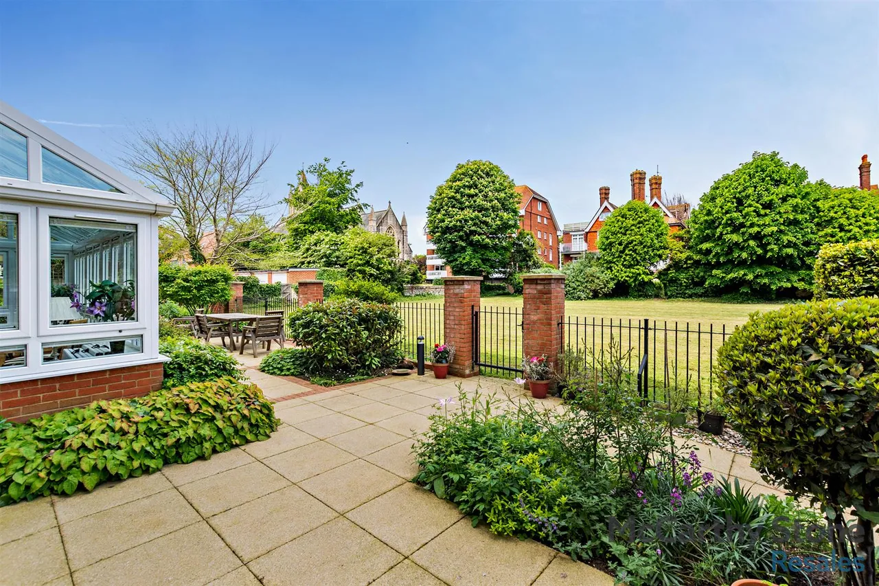 Jevington Gardens, Eastbourne, BN21, photo 13