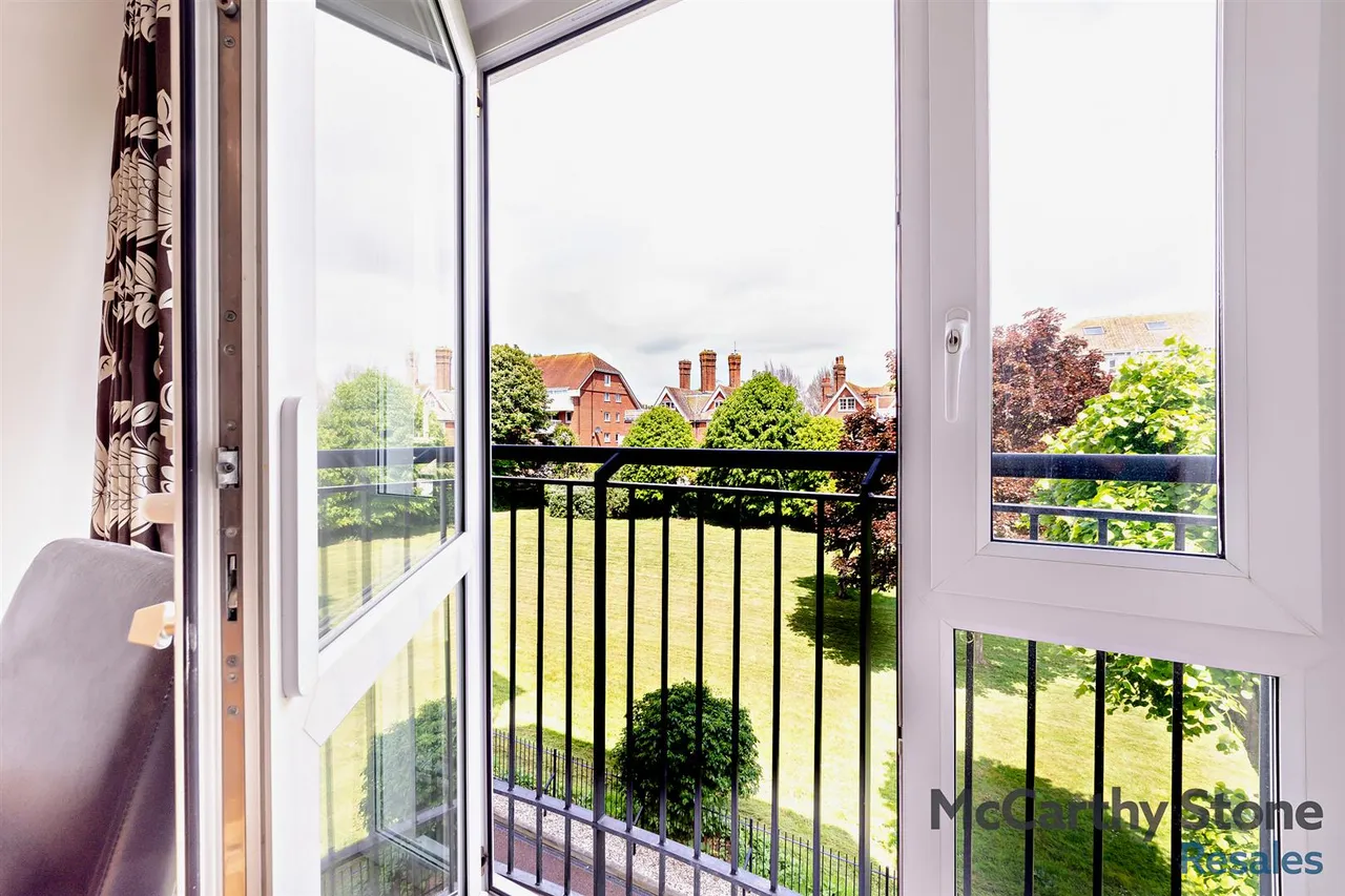 Jevington Gardens, Eastbourne, BN21, photo 2