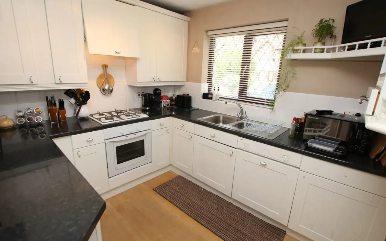 OLD MANOR DRIVE OXSPRING, photo 6