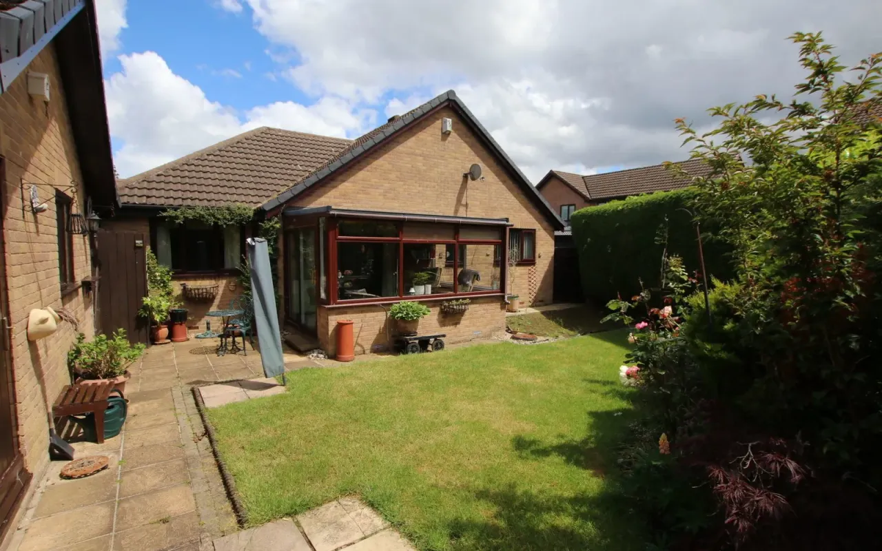OLD MANOR DRIVE OXSPRING, photo 17