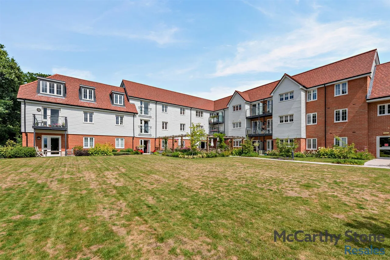 Highgate Hill, Hawkhurst, TN18, photo 20