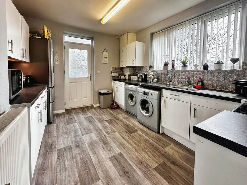 Wakefield Crescent, Romiley, SK6, photo 4