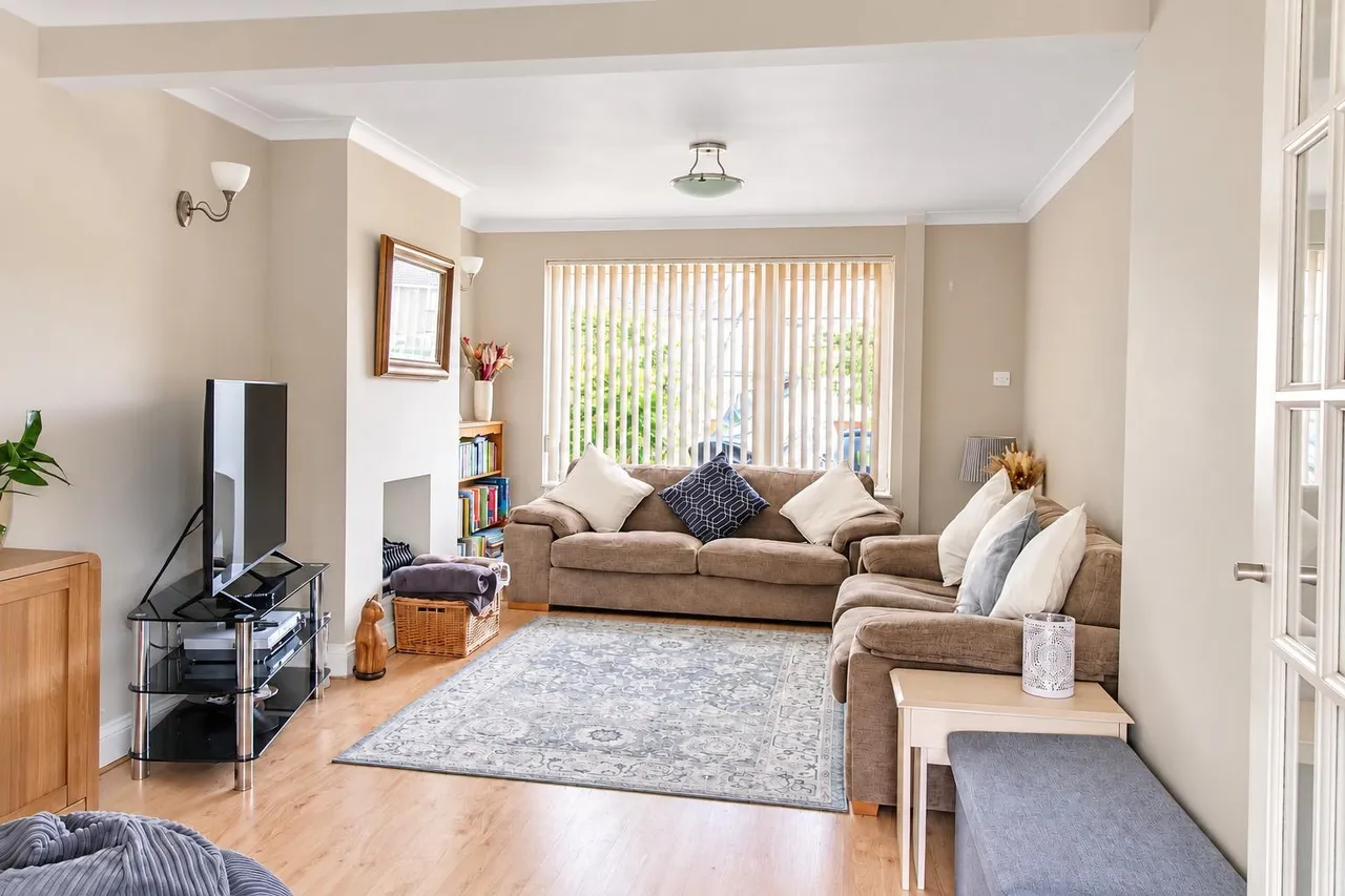 Hardham Close, Crawley, RH11, photo 3