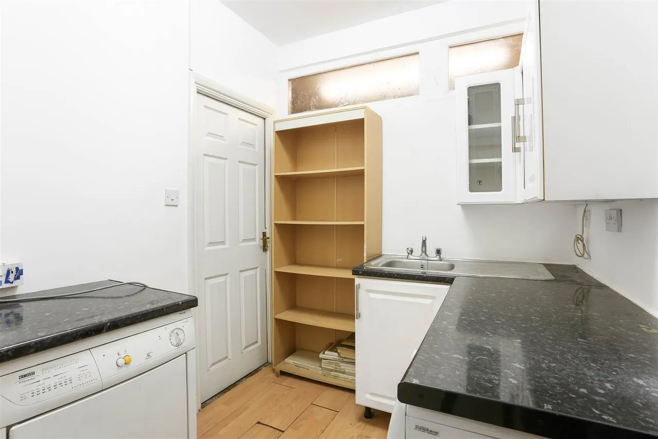 Northey Avenue, South Cheam, SM2, photo 10