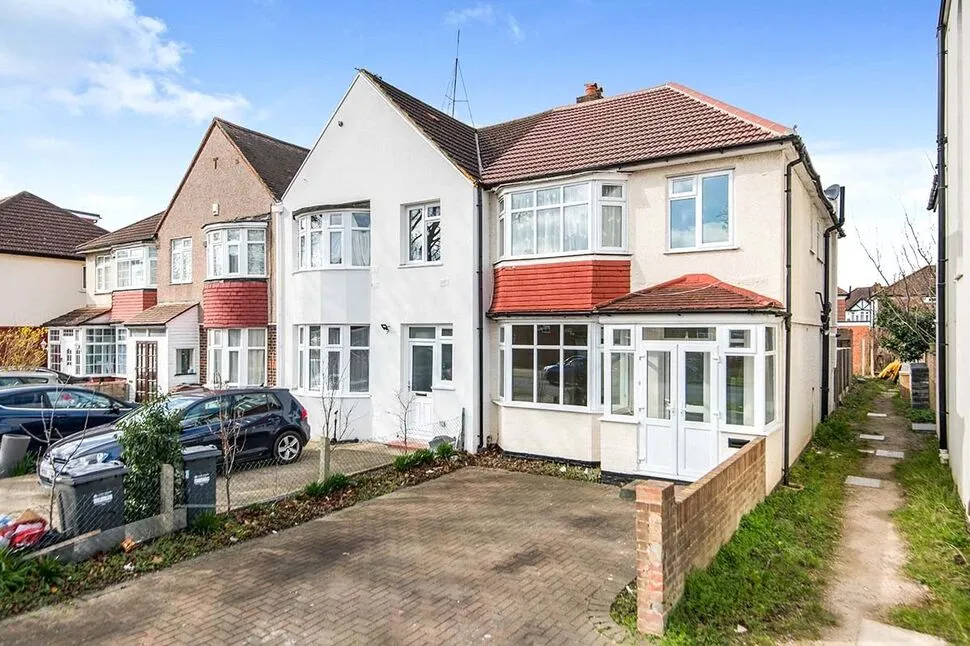 4 bed house for sale — Hall Road, Isleworth, TW7