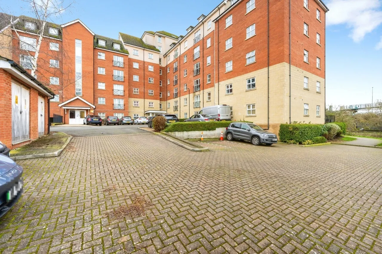 3 bed flat for sale — Palgrave Road, Bedford, Bedfordshire, MK42