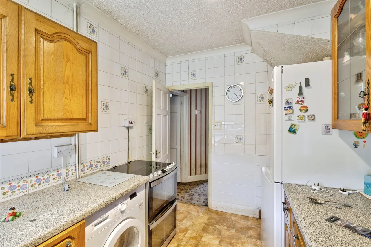 Abbots Way, Northampton, photo 9